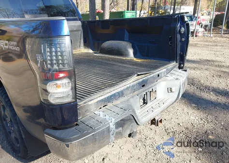 2008 Toyota Tundra Sr5 4.7L V8 z USA, uszkodzony, nr VIN 5TFBT54158X012504